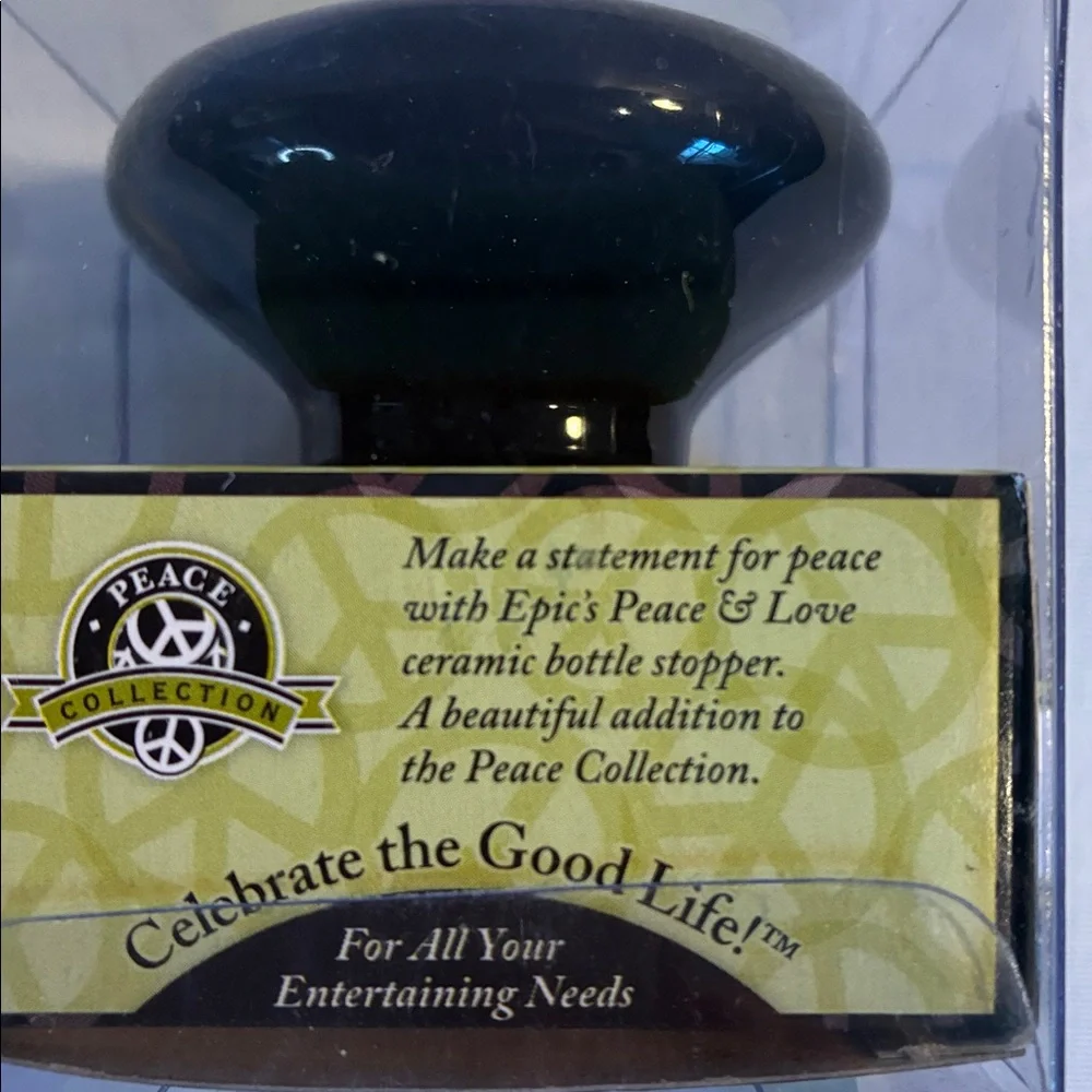 NEW RARE 2010 Epic Peace & Love black & green ceramic wine bottle stopper retro
